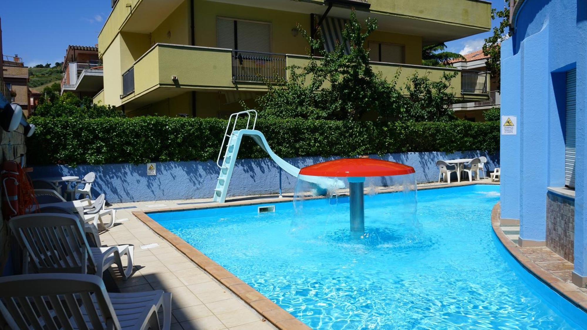 Hotel Albatros Roseto Degli Abruzzi Exterior foto